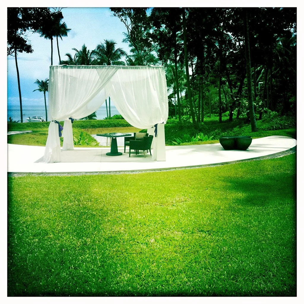 Садовый павильон у моря в Banyan Tree Samui