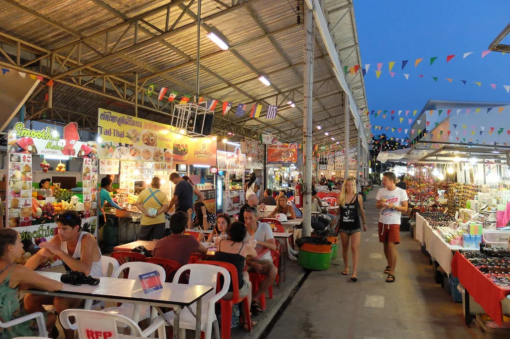 Вечерние ряды Chaweng Walking Street