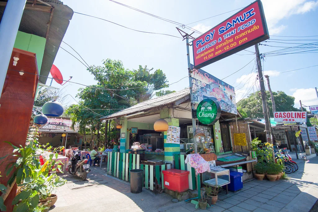 Вход в ресторан Ploy Samui в Чавенге