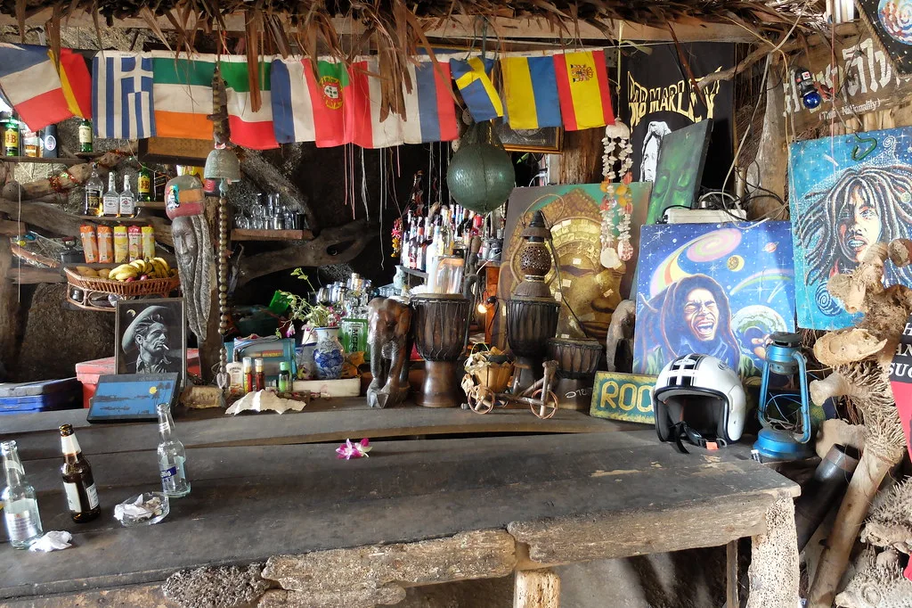 Интерьер Samui Rock Bar у скал Hin Ta и Hin Yai