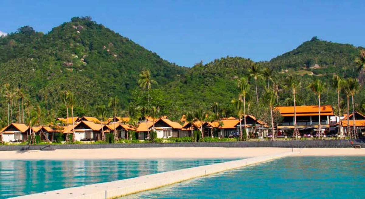 Отель The Lamai Samui с причалом и виллами, архивный снимок под прежним названием Langham Place.